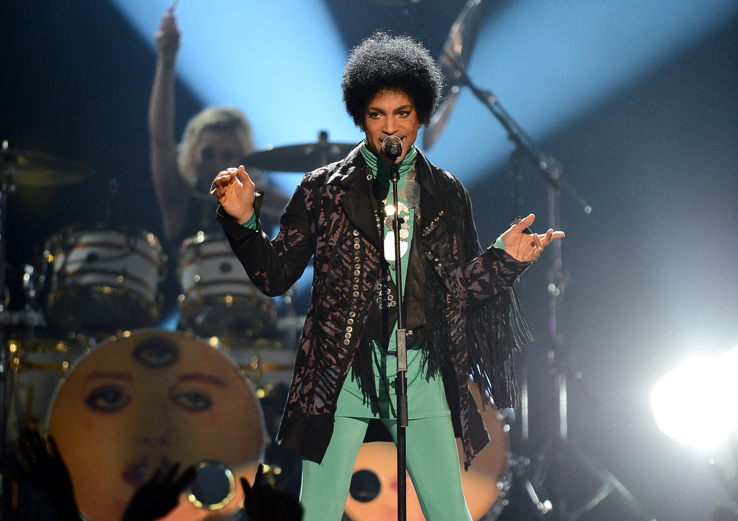 Prince performs at Billboard Awards