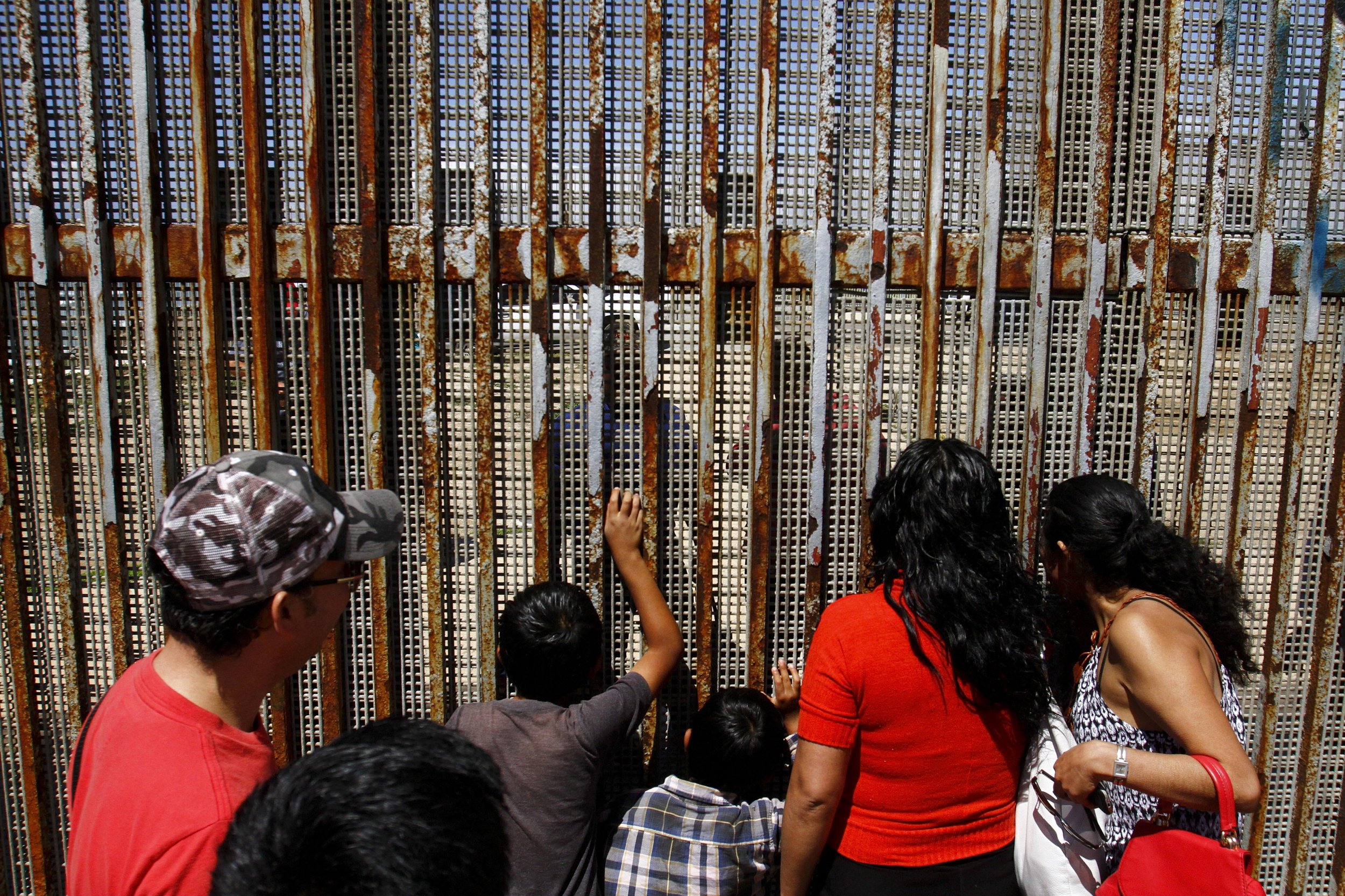 04_22_borders_01 04_22_borders_01