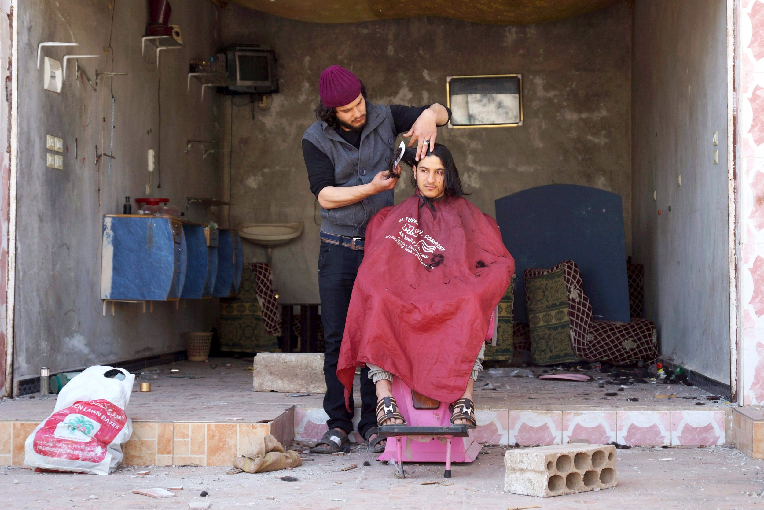 05_01_ISIS_Barber_01