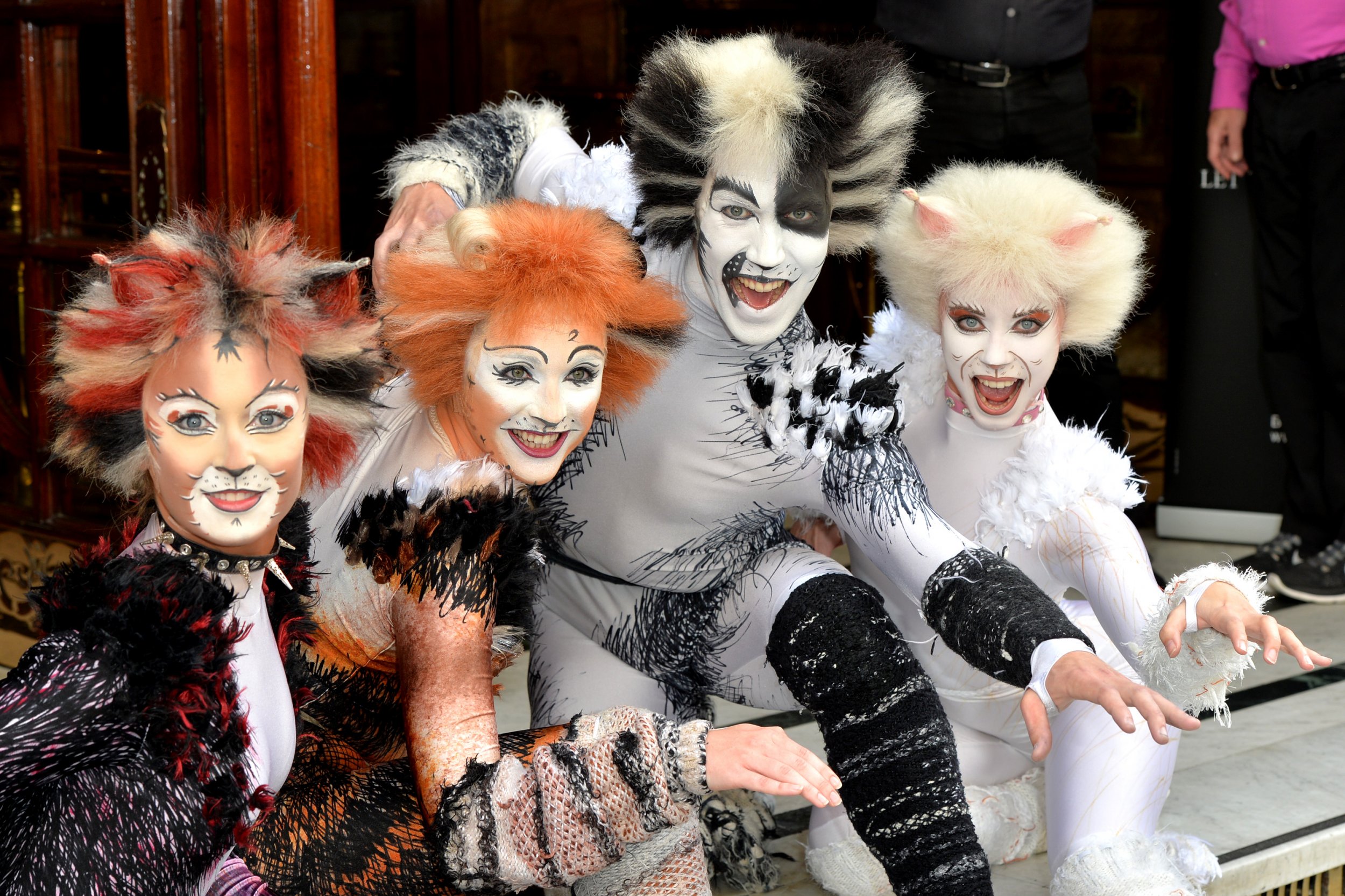 Cats Movie Les Miserables Team Reunites For Andrew Lloyd Webber Cats Movie Les Miserables Team Reunites For Andrew Lloyd Webber