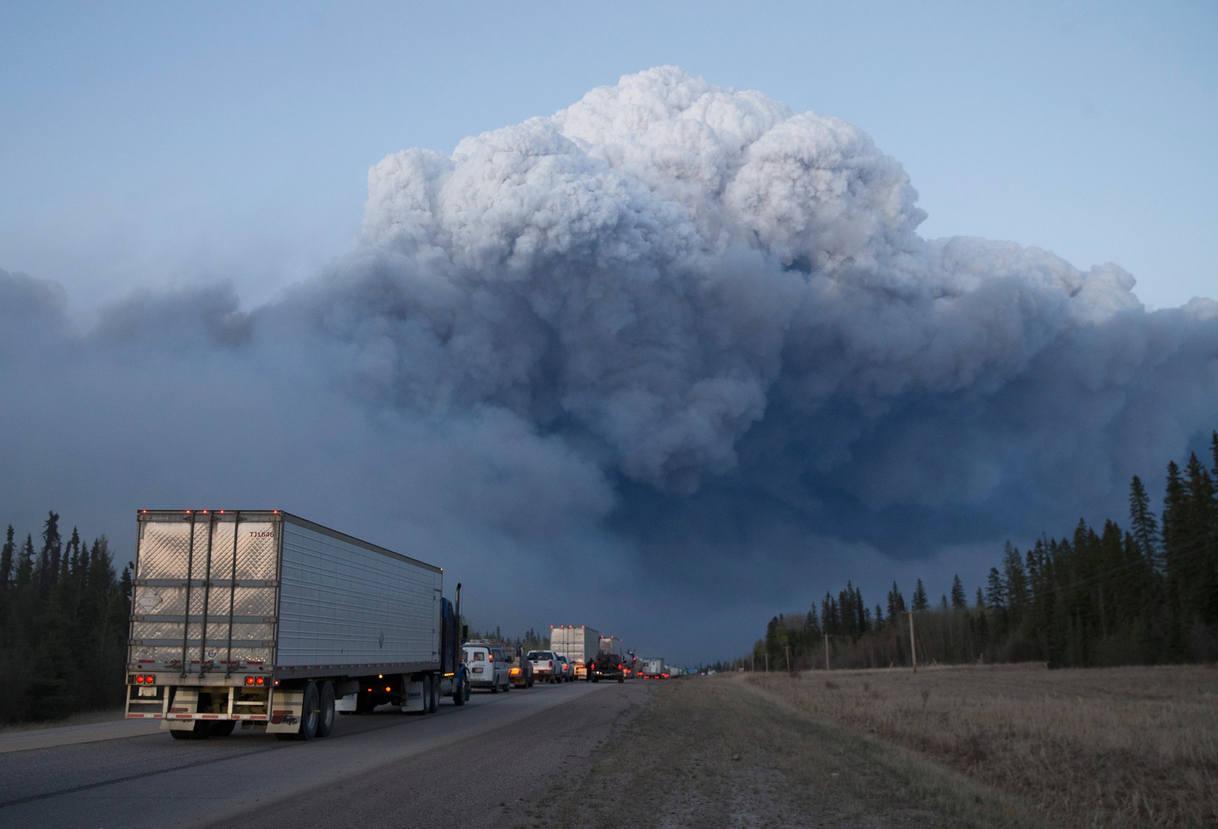 Canada Wildfire Watch This Dramatic Footage of the Fort McMurray Blaze