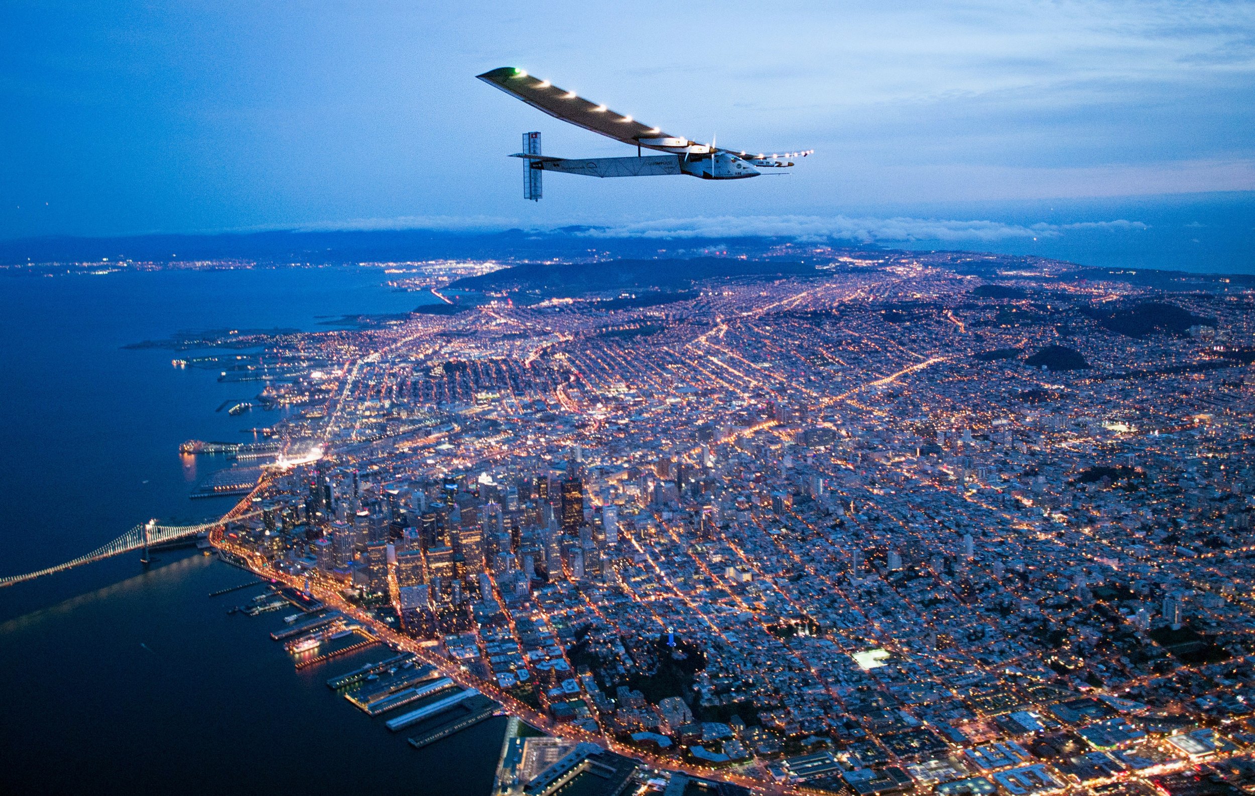 Сан франциско самолет. Solar Impulse 5. Сан Франциско вид с высоты. Нью Йорк с самолета. Сан Франциско и Нью-Йорк.