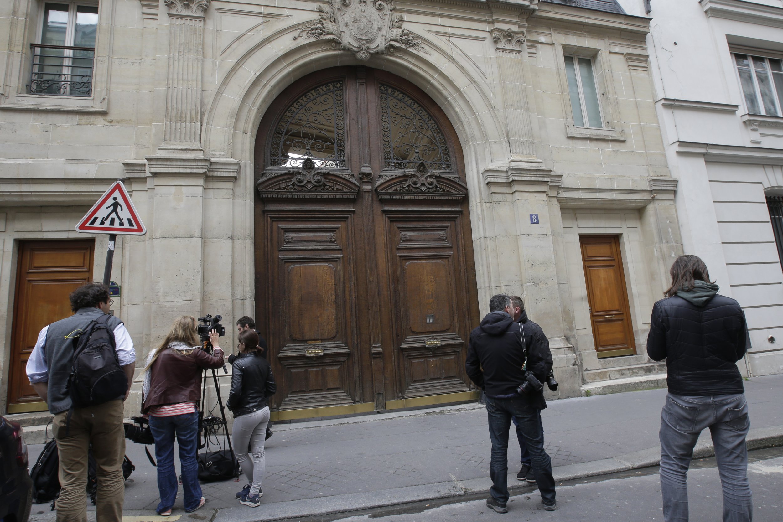 Google's Paris Headquarters Raided by French Tax Investigators - Newsweek