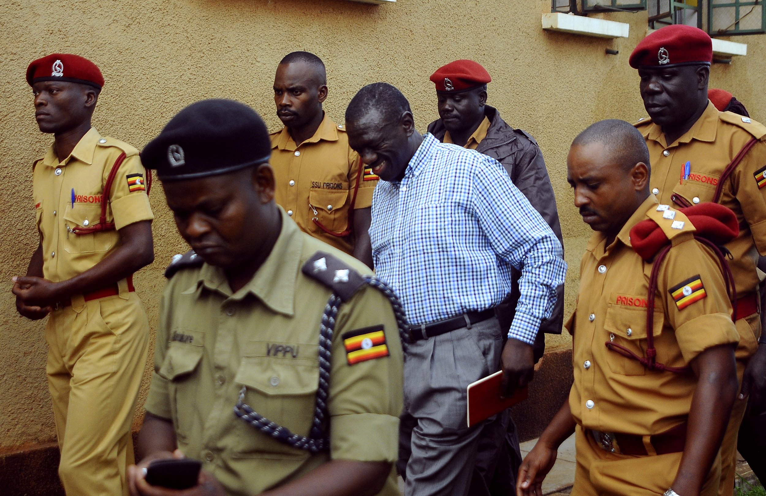 Kizza Besigye goes to court