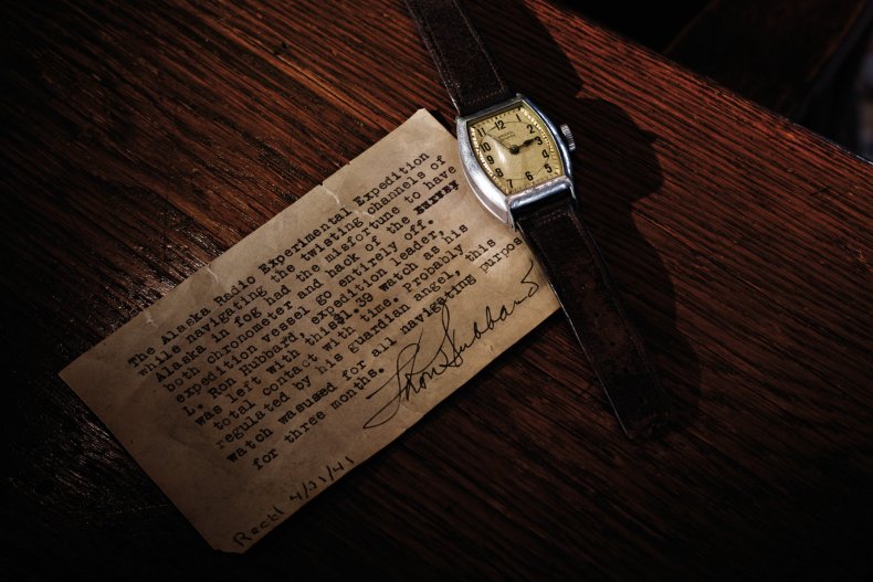 hubbard-explorers-club-FE03-dokoupil-the-watch-02.jpg