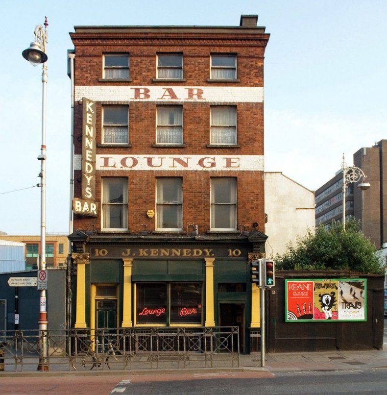 OM02sidebar-literary-dublin-kennedy-s-bar OM02sidebar-literary-dublin-kennedy-s-bar