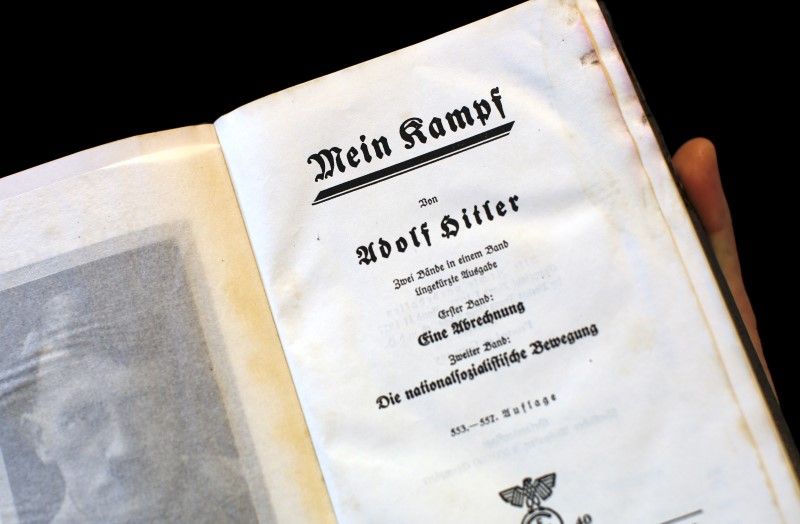 06_11_hitler_01 06_11_hitler_01