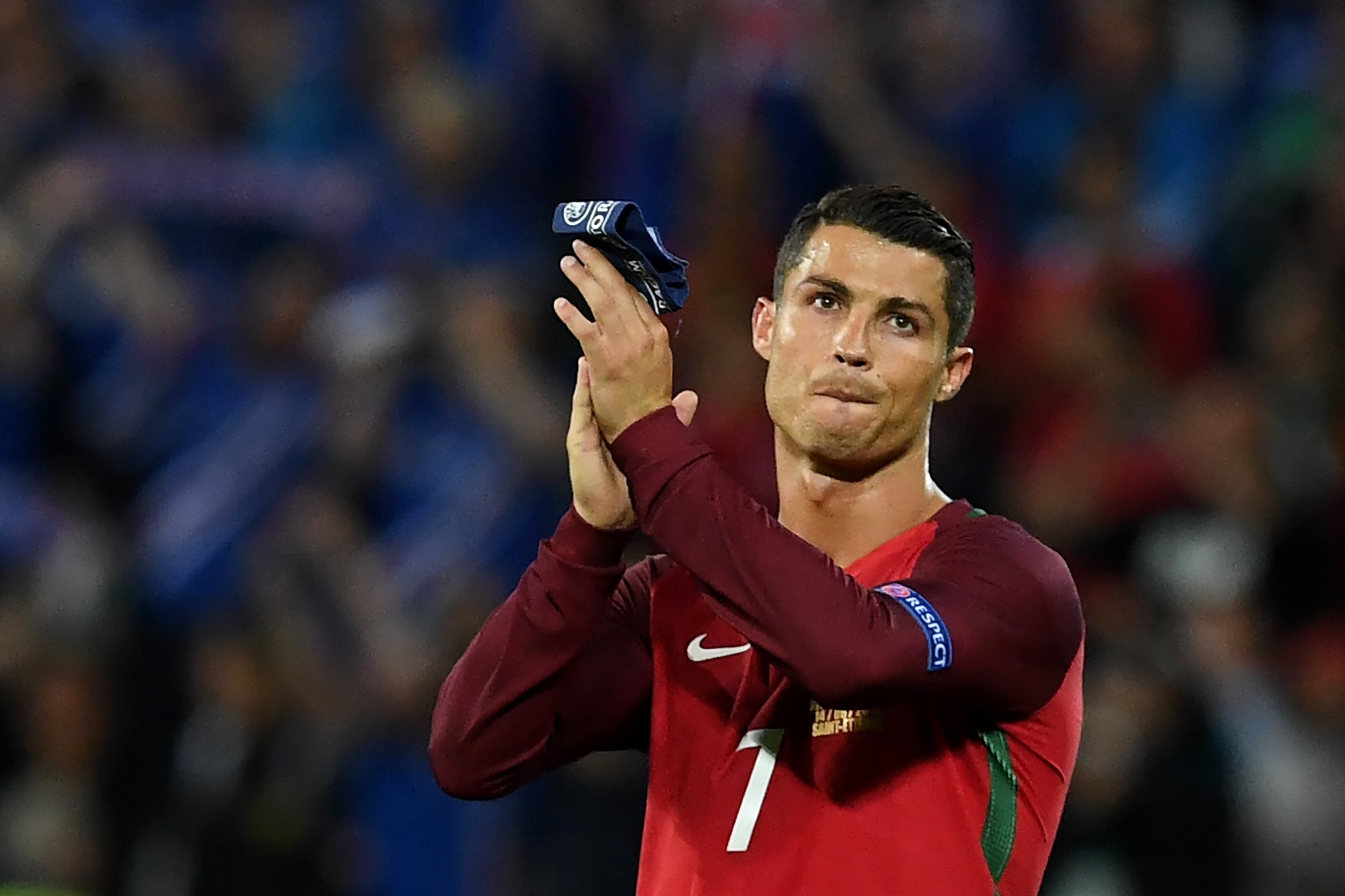 Euro 2016: Iceland Blasts 'Sore Loser' Cristiano Ronaldo