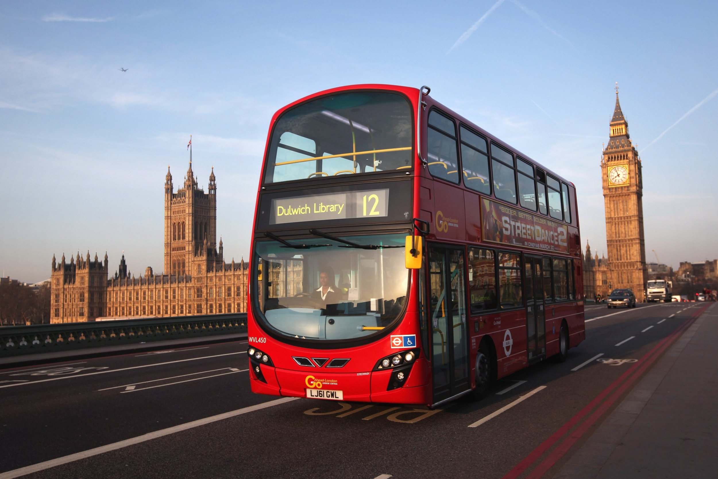 Double decker. Дабл Деккер Англия. Дабл Деккер автобус Лондон. Даблдекер в Лондоне. Лондонские даблдекеры.