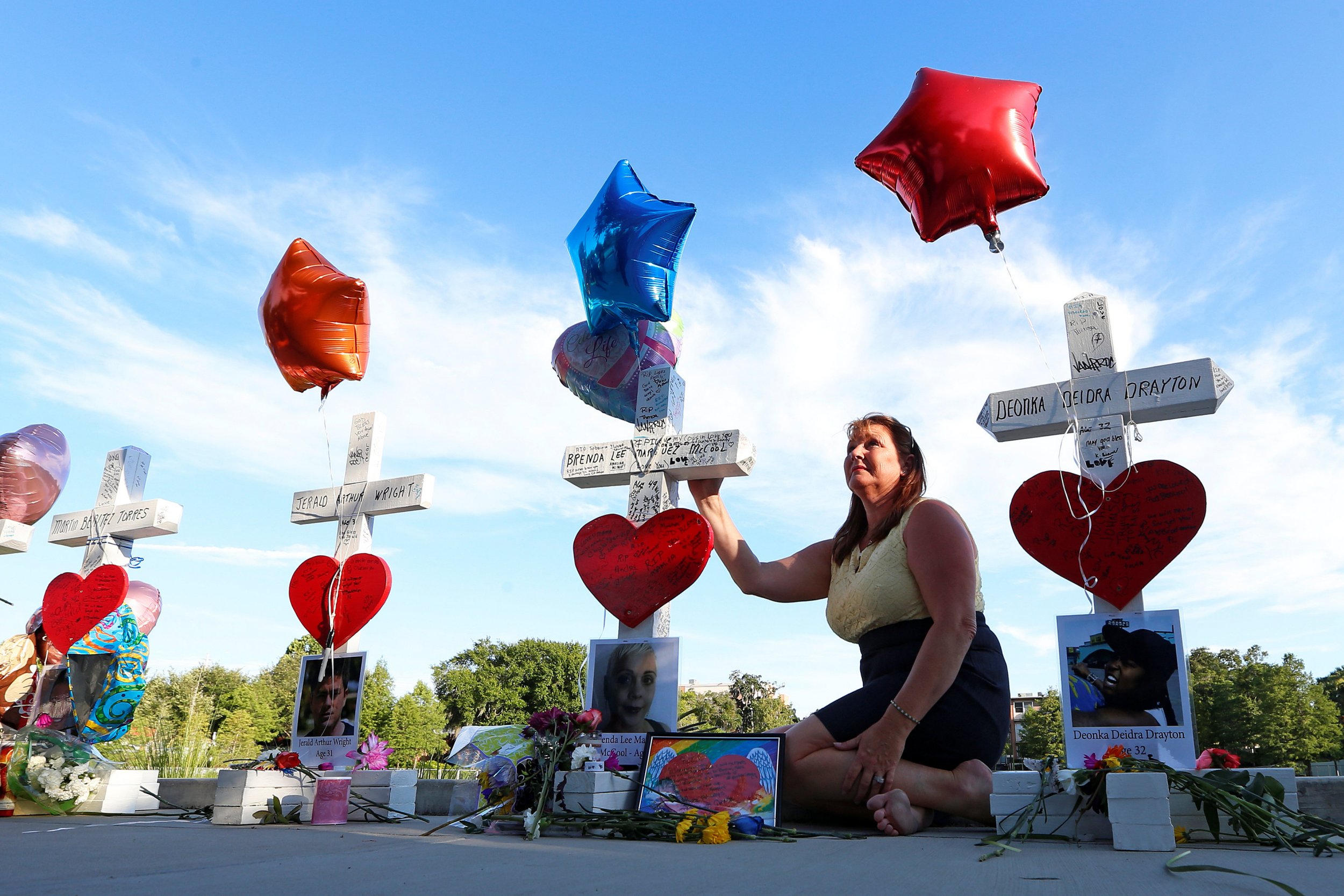 2016-06-17T233803Z_324114110_S1AETKMYUTAC_RTRMADP_3_FLORIDA-SHOOTING