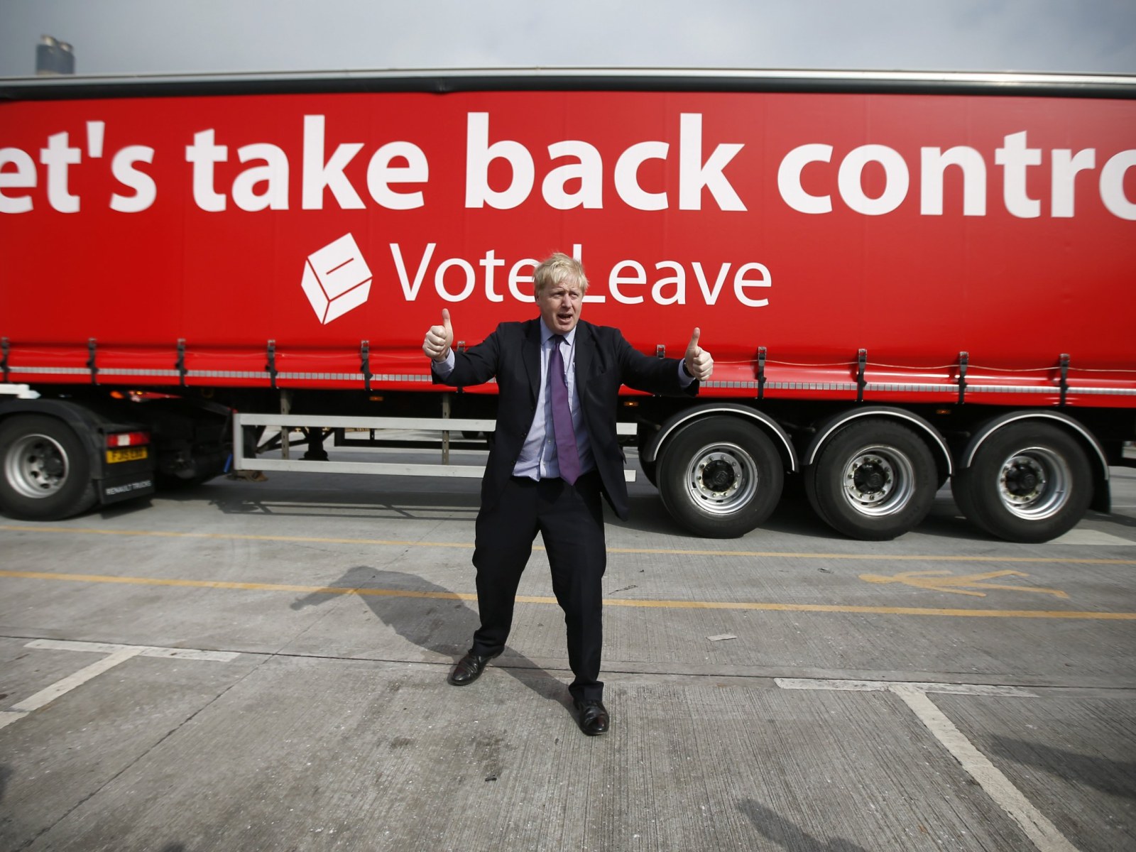 Greenpeace Tells U K Government Time For Truth On Brexit In Vote Leave Bus Stunt