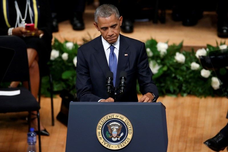 Dallas Shootings Obama Praises Police Officers Newsweek