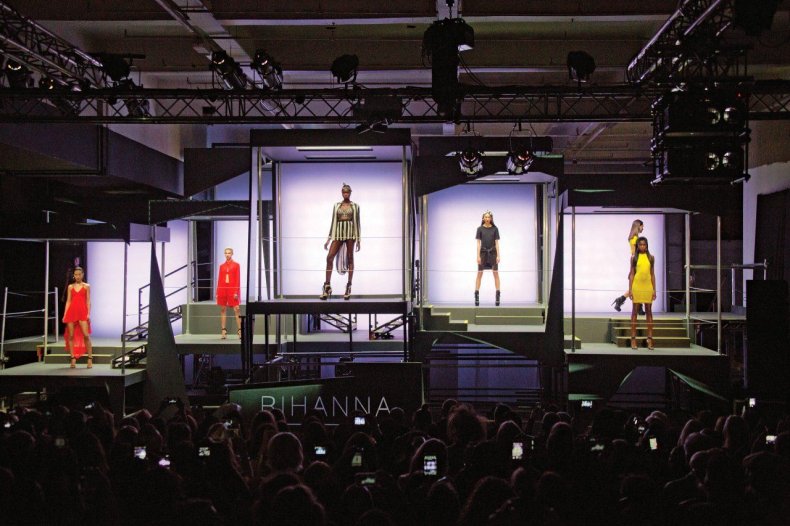 london-fashion-week-OM04-secondary london-fashion-week-OM04-secondary