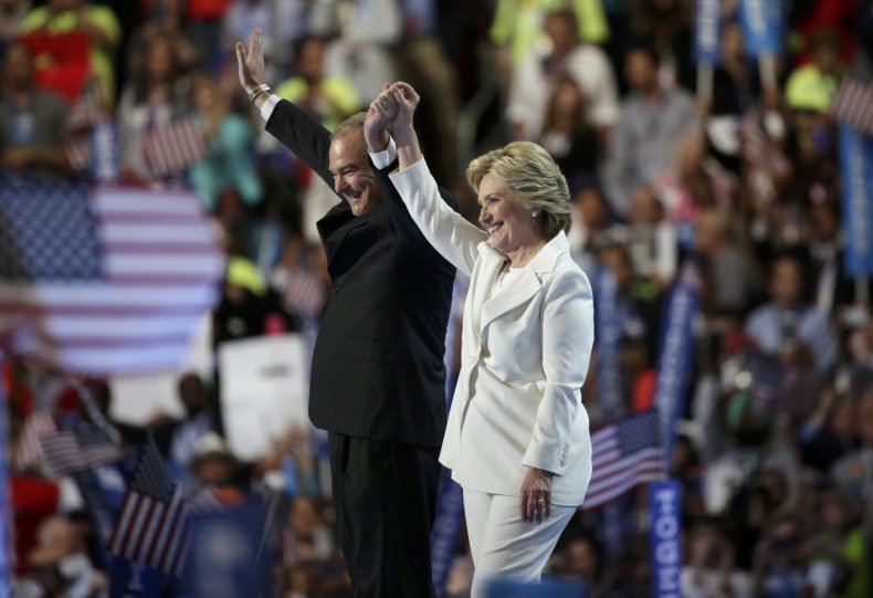 2016-07-29T033626Z_912183381_HT1EC7T0A03KS_RTRMADP_3_USA-ELECTION