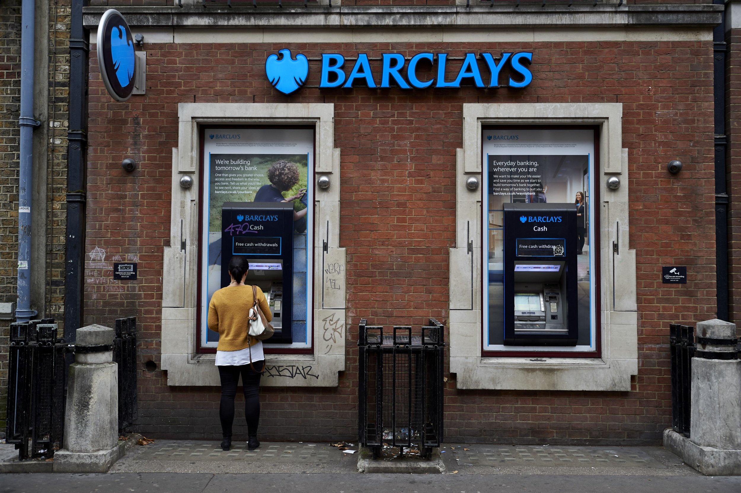 Lost bank. Банк Barclays. Barclays Bank London. Barclays Bank тарелка. Barclays Bank ППТ.