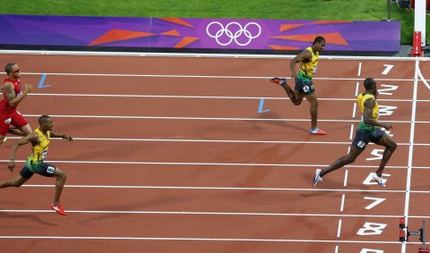 Usain Bolt wins the 200-meter final at London 2012