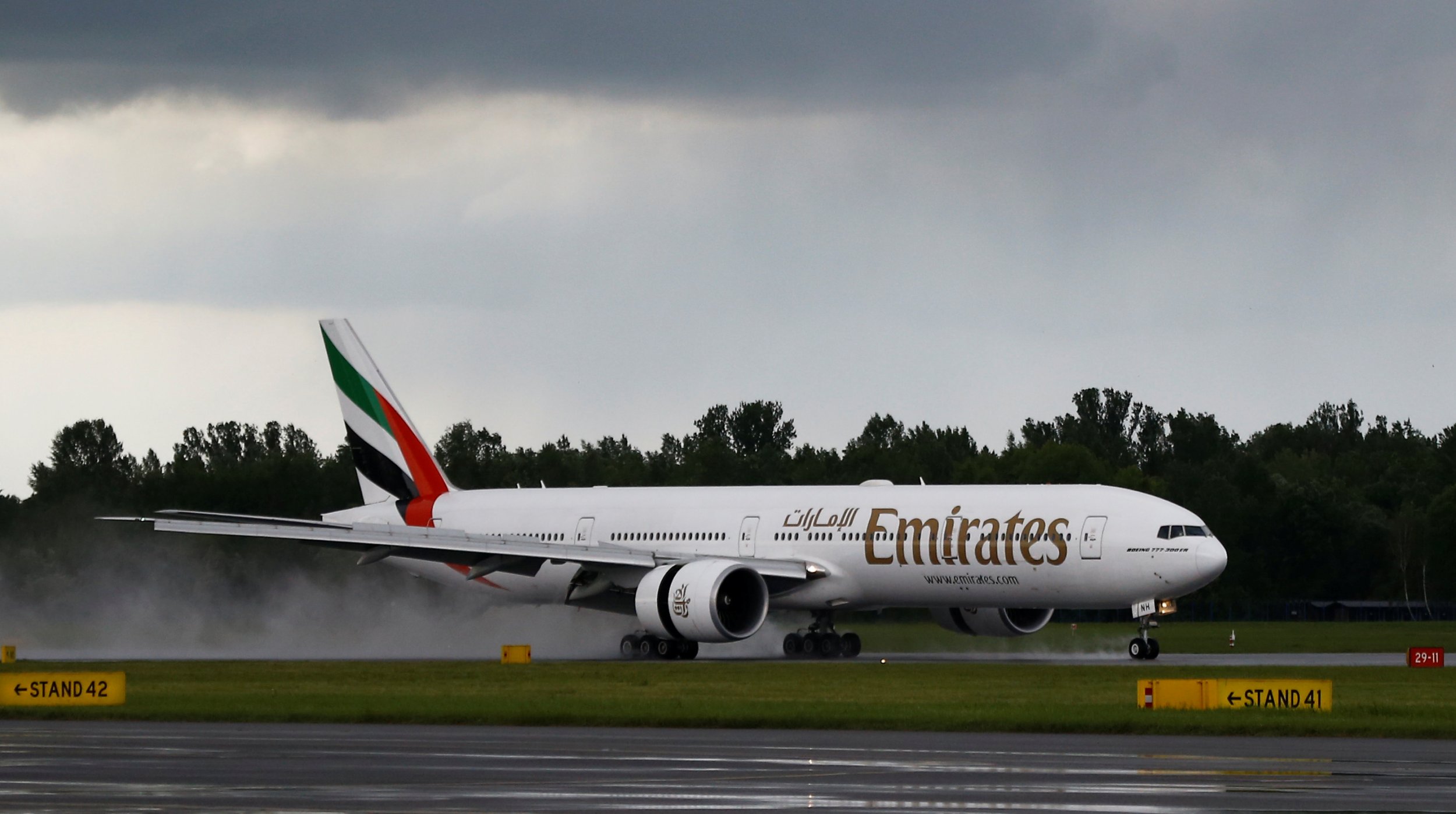 Flight Ek521 Emirates Aircraft Crash Lands At Dubai Airport