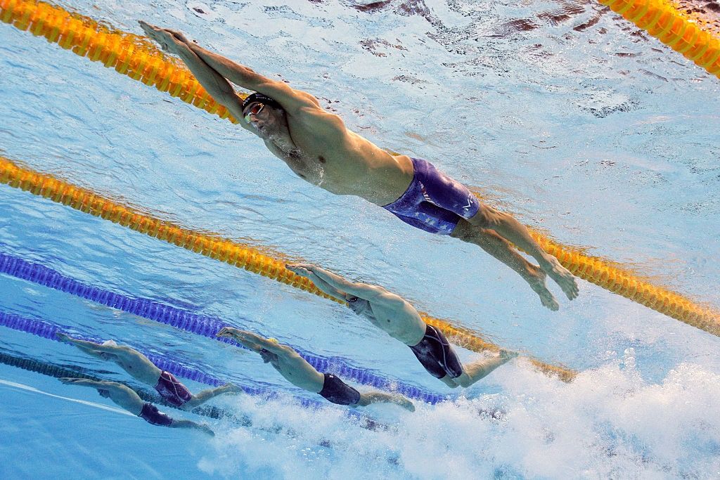 michael phelps swimming freestyle underwater