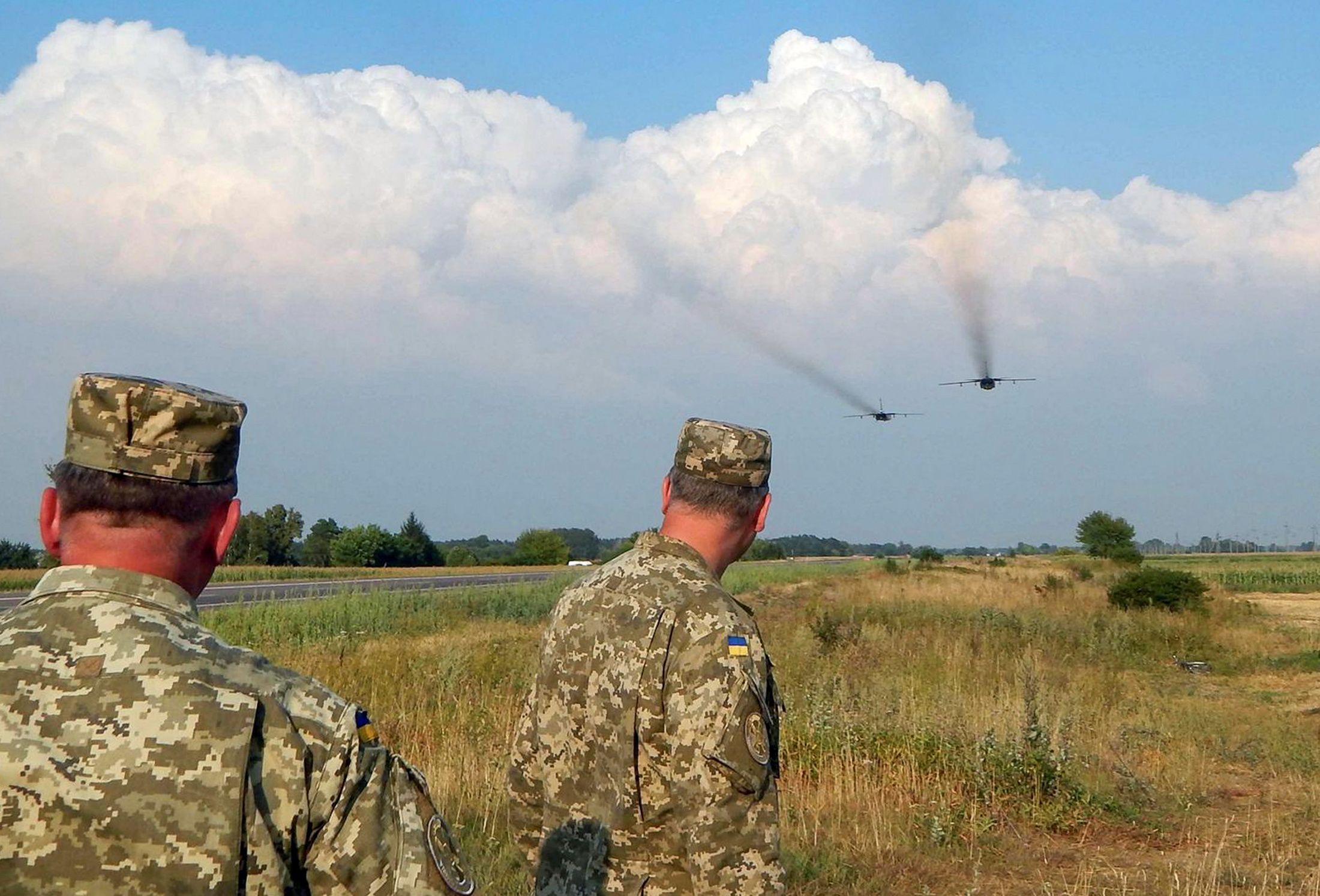 Ukrainian servicemen