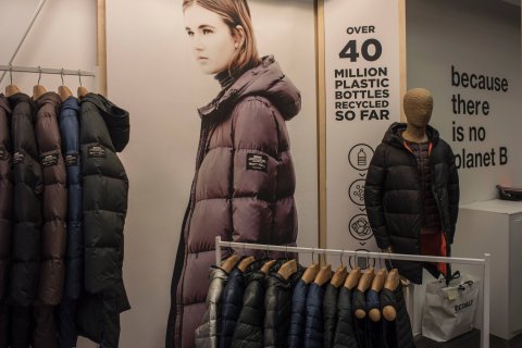 H&M, Zara Fast Fashion Waste Leaves Environmental Impact - Bloomberg