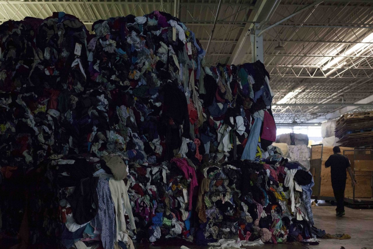 Japan's clothing industry emits 95 million tons of carbon dioxide