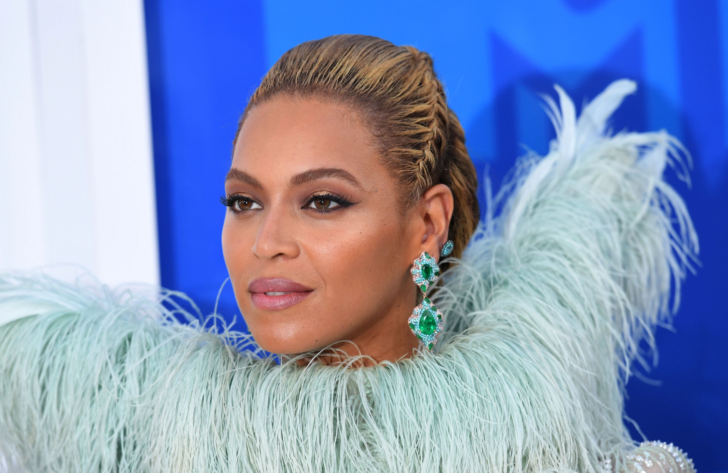 Beyoncé Celebrates Her Birthday With a 'Soul Train'Inspired Party