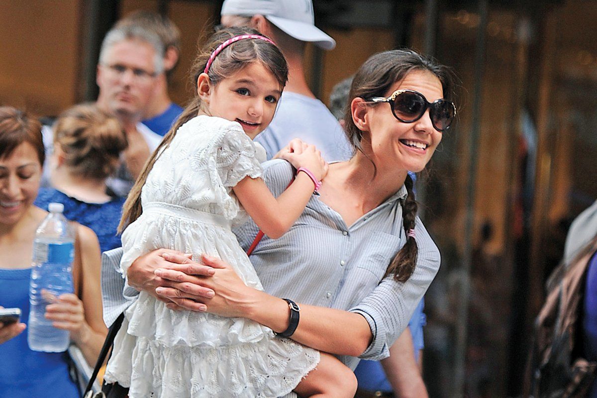 suri cruise what school