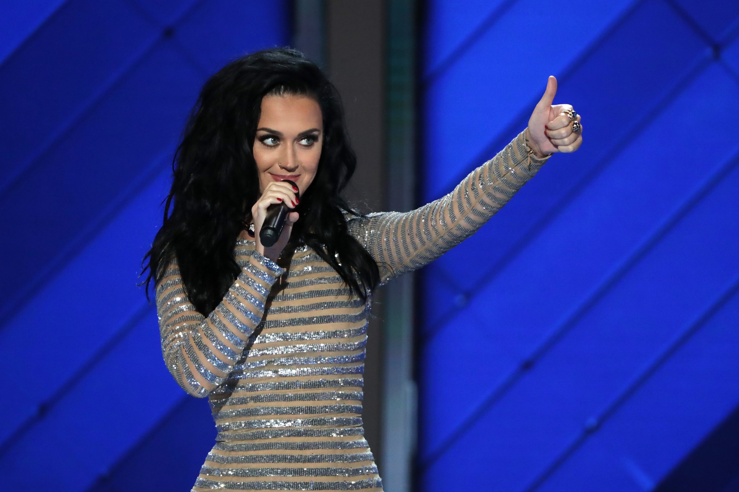 Katy Perry Plans To Strip Naked To Encourage Fans To Vote In November Newsweek 