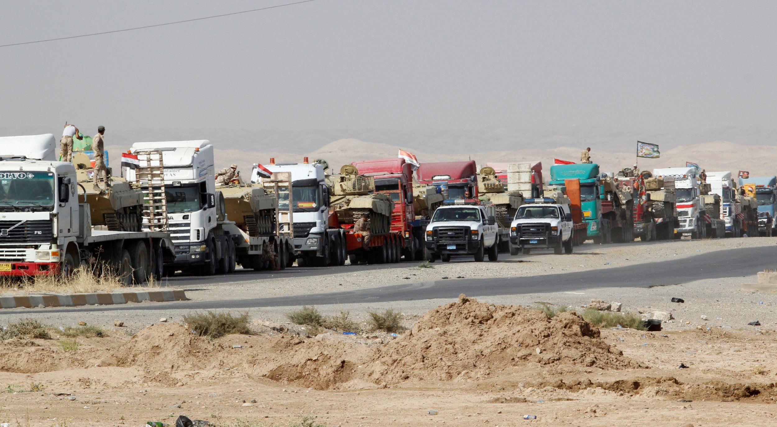 Iraqi security forces on the outskirts of Mosul