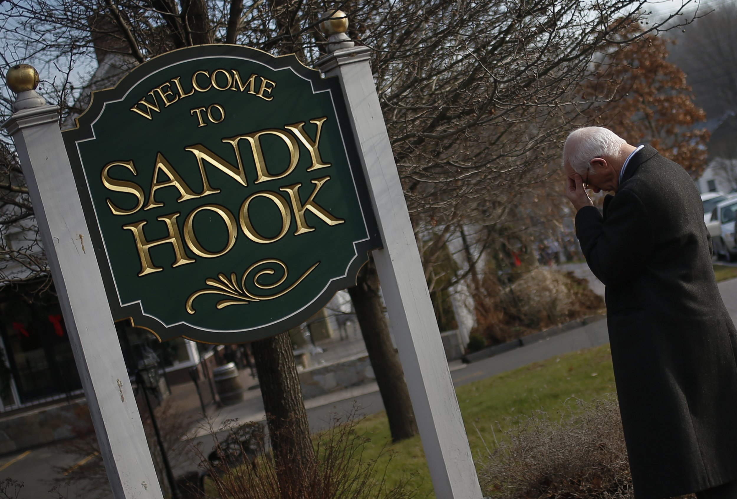 1014_Sandy_Hook_lawsuit_dismissed_01