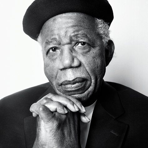 short biography of chinua achebe