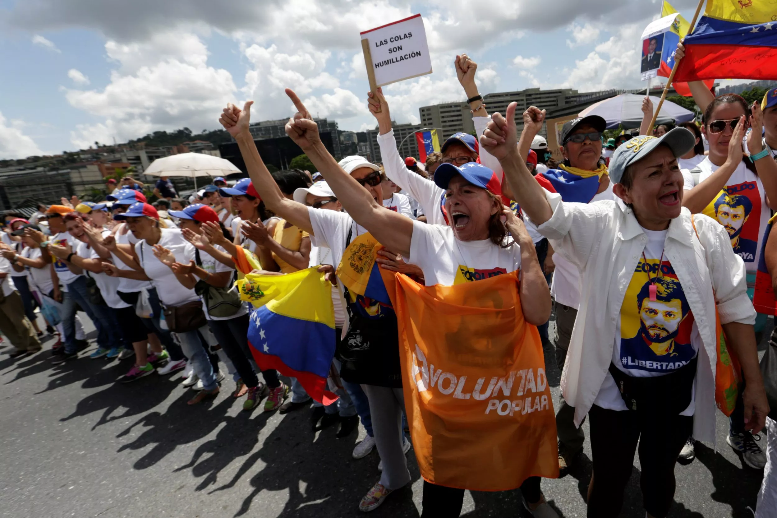 Thousands March Against Embattled Venezuelan President - Vimarsana News