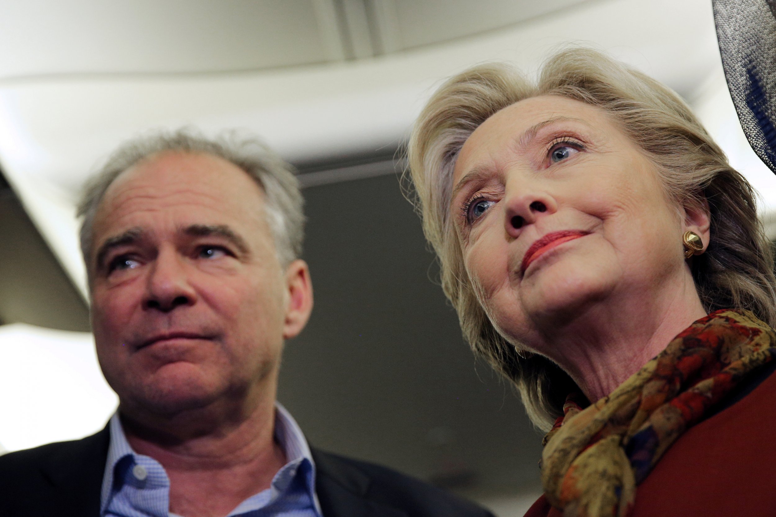 1025_kaine_clinton_01