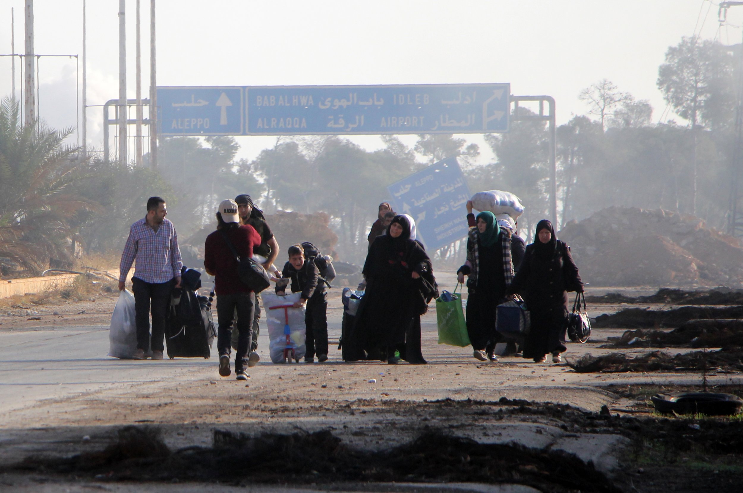 Aleppo residents fleeing city