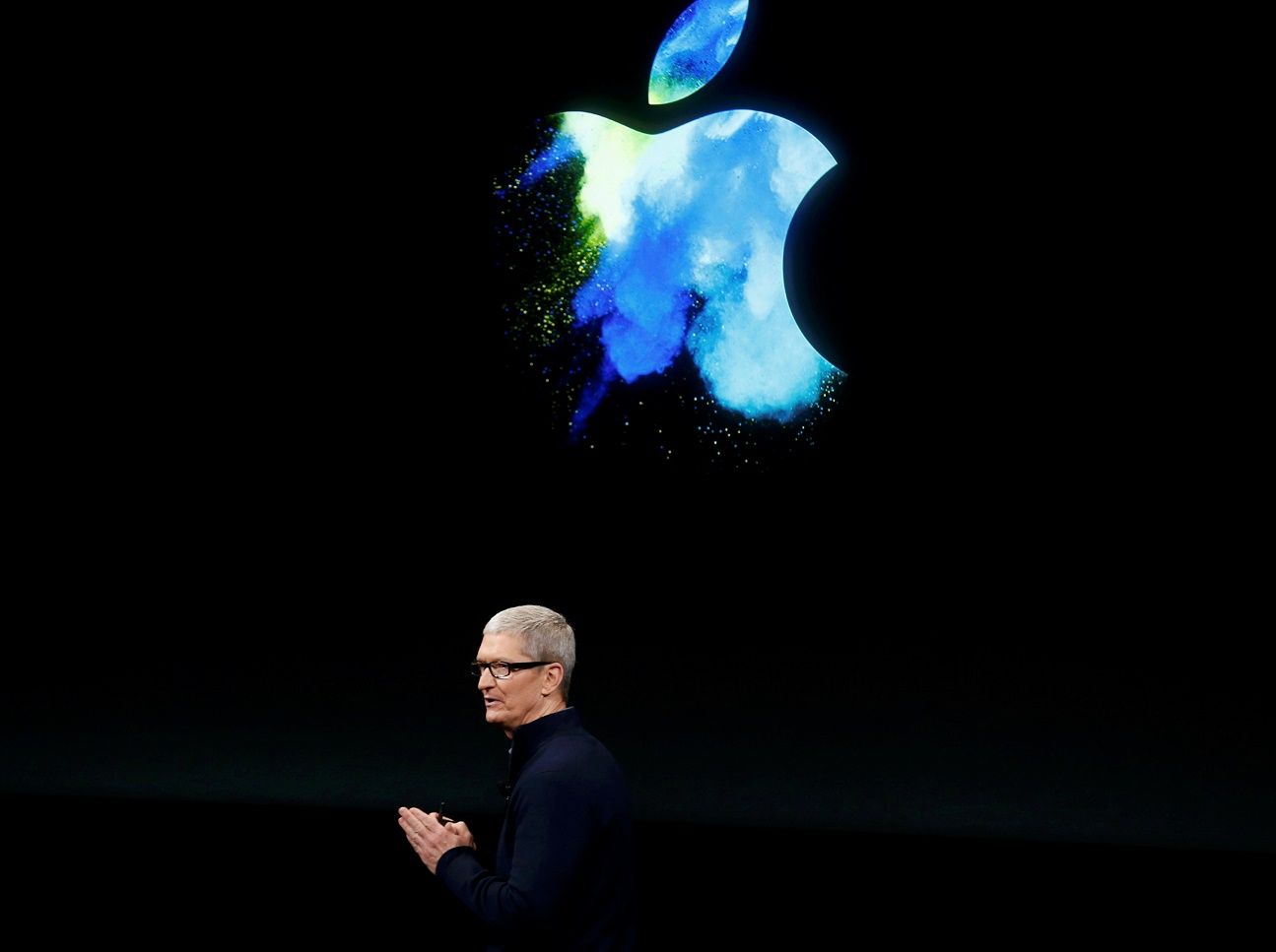 Tim Cook Apple Donald Trump