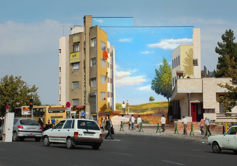 11_19_Figure_Iran_05