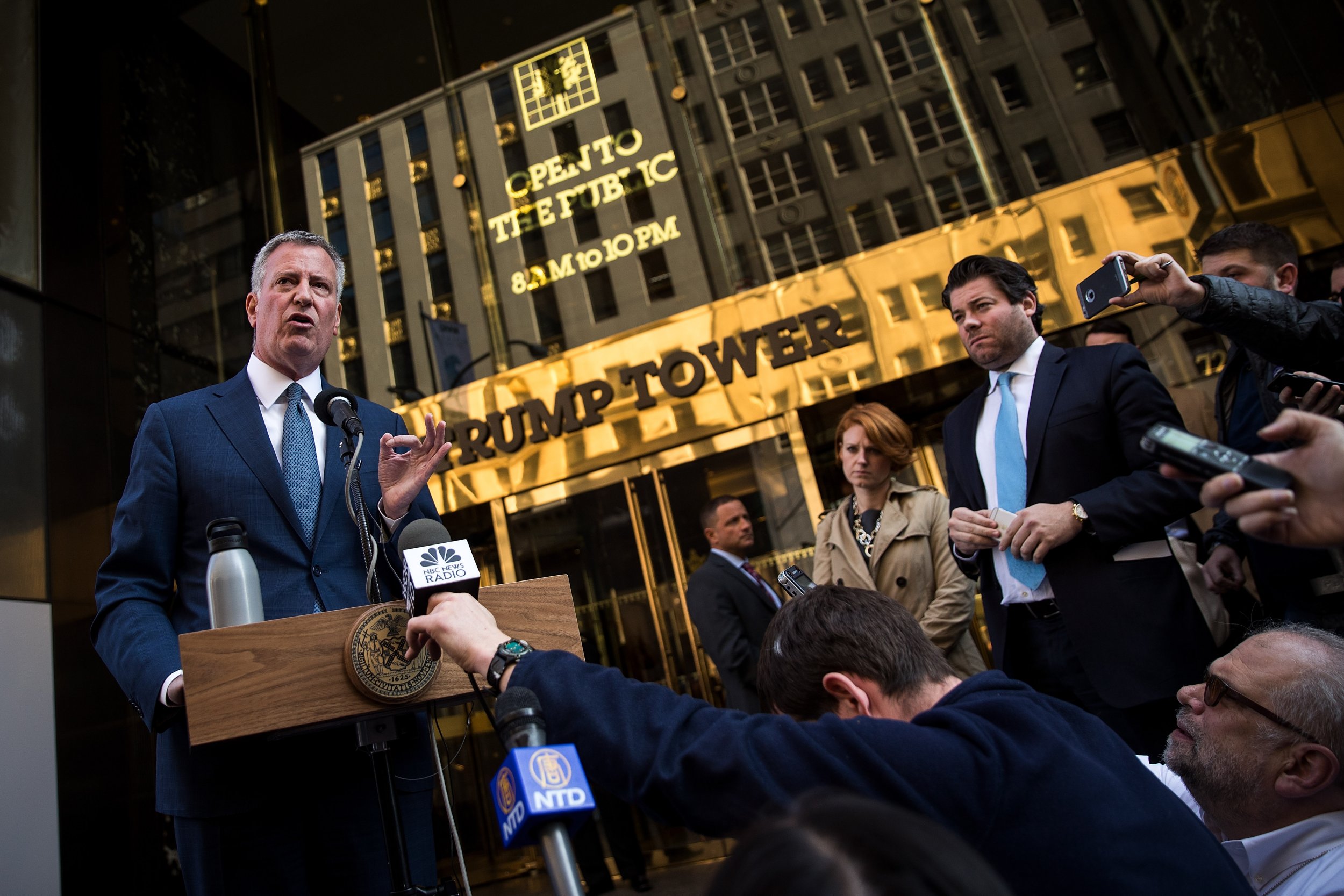 Bill de Blasio outside Trump Tower