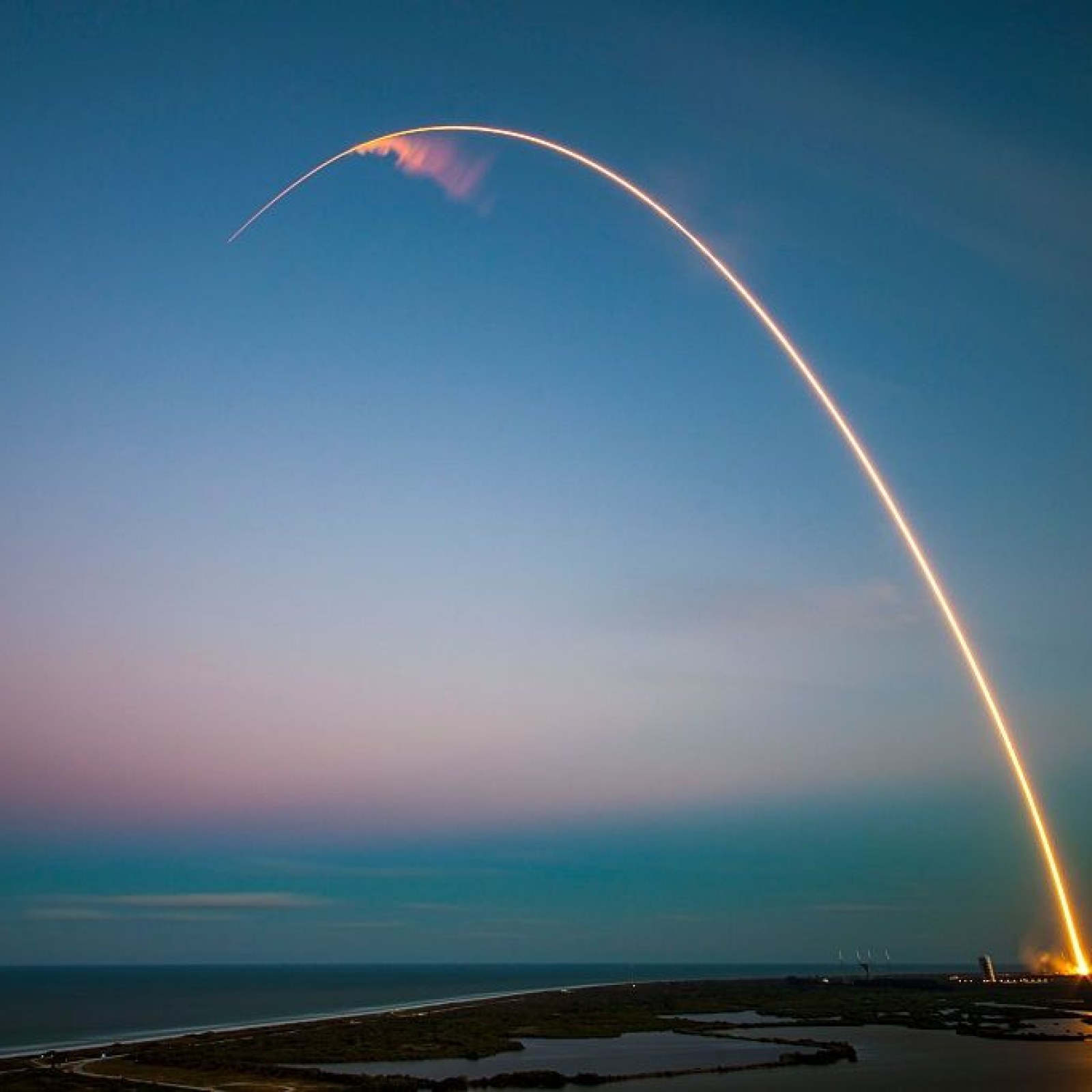 Elon Musk S Spacex Plans To Launch 4 425 Internet Satellites
