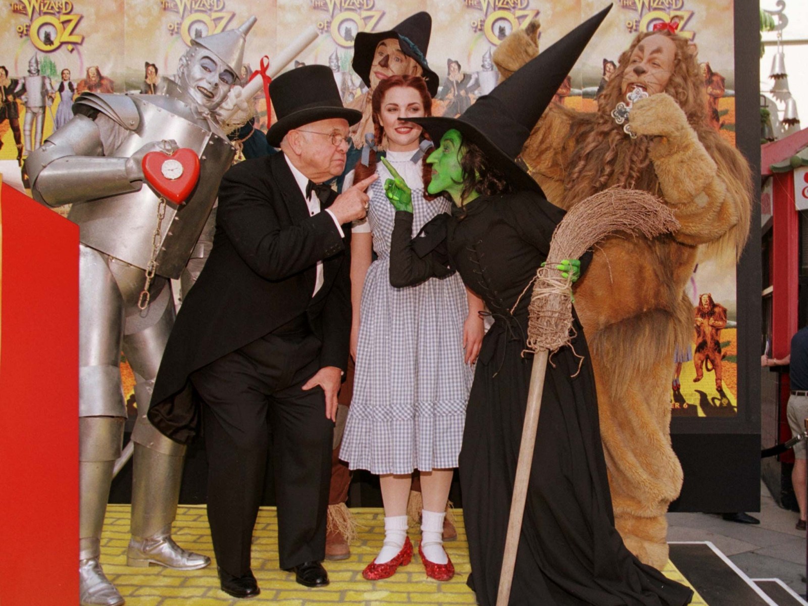 What Donald Trump Could Learn From the Wizard of Oz