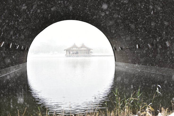 Pavilions on a lake in Xi'an, China Pavilions on a lake in Xi'an, China