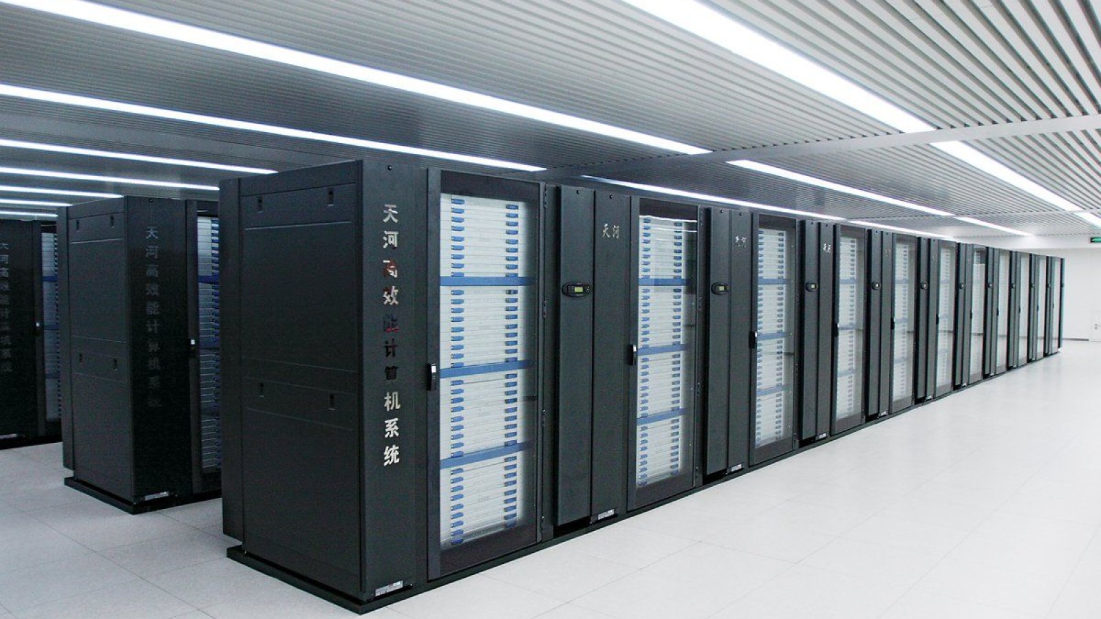 Суперкомпьютерный центр барселоны Суперкомпьютерный центр барселоны