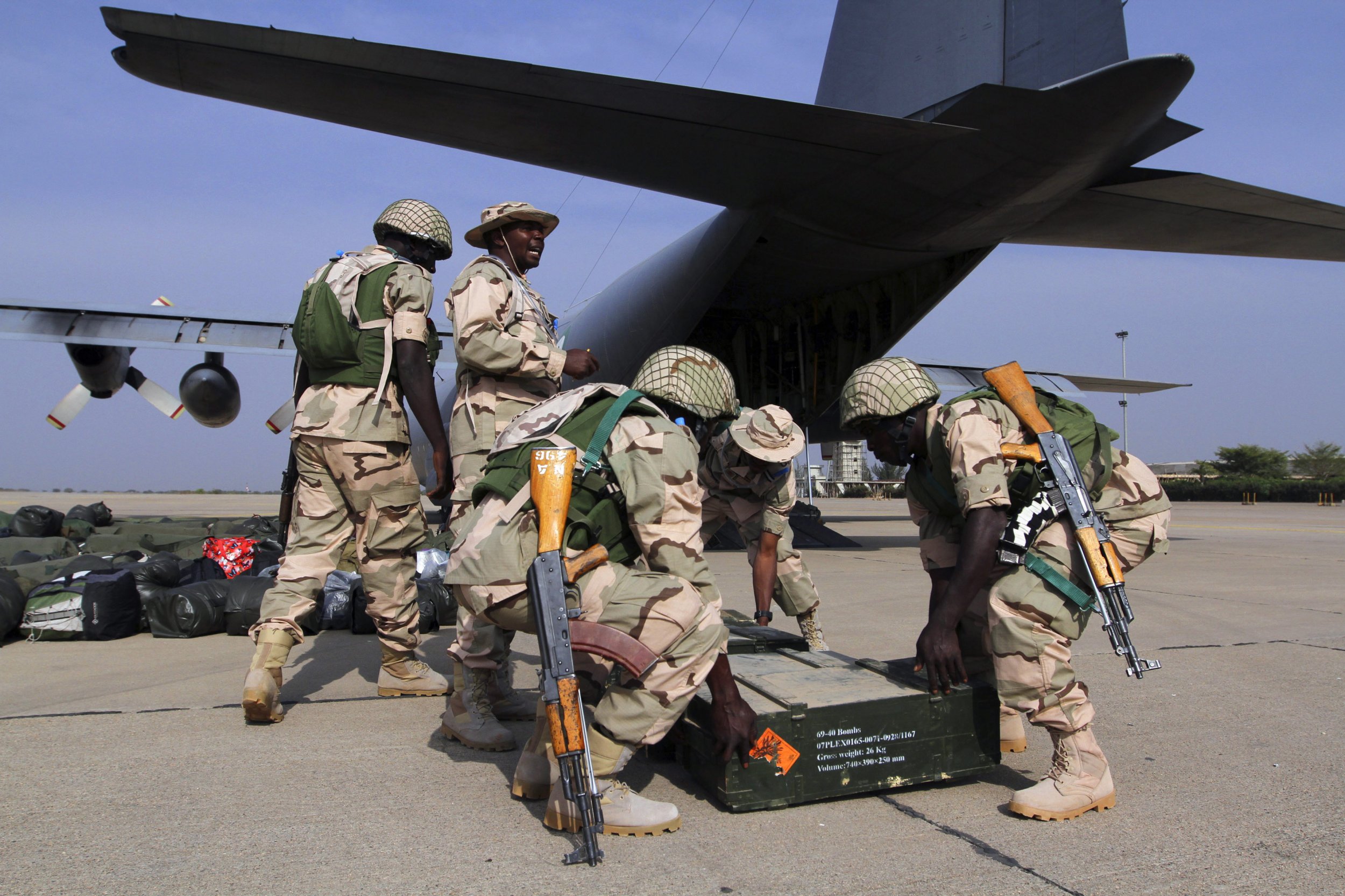 Nigeria soldiers aircraft