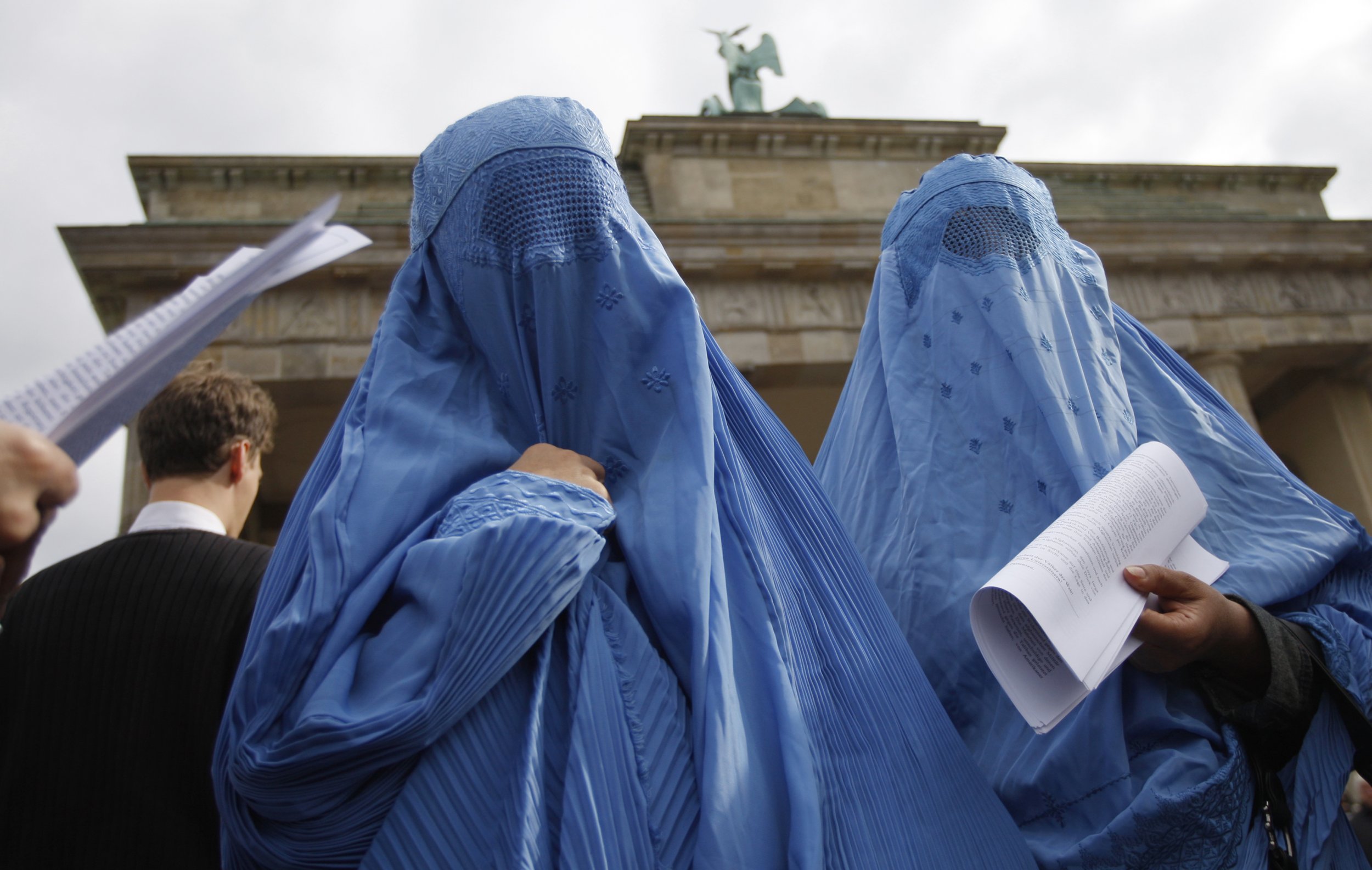 Europeans Overestimate Size of Muslim Population Poll