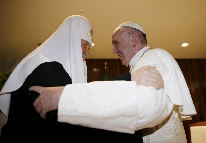 Russian Orthodox Patriarch Kirill (L) and Pope Francis