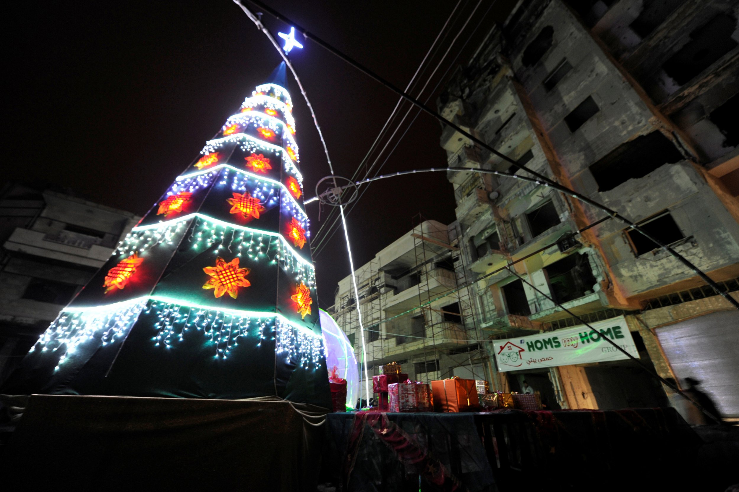 12_25_christmas_aleppo_01 12_25_christmas_aleppo_01