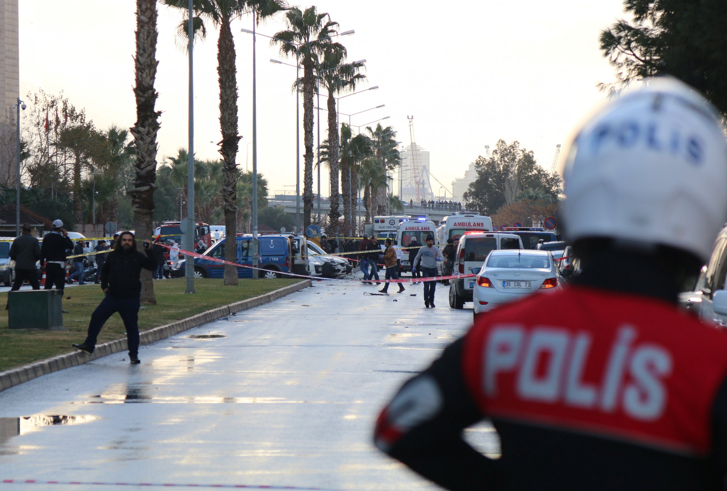 Izmir courthouse cordon