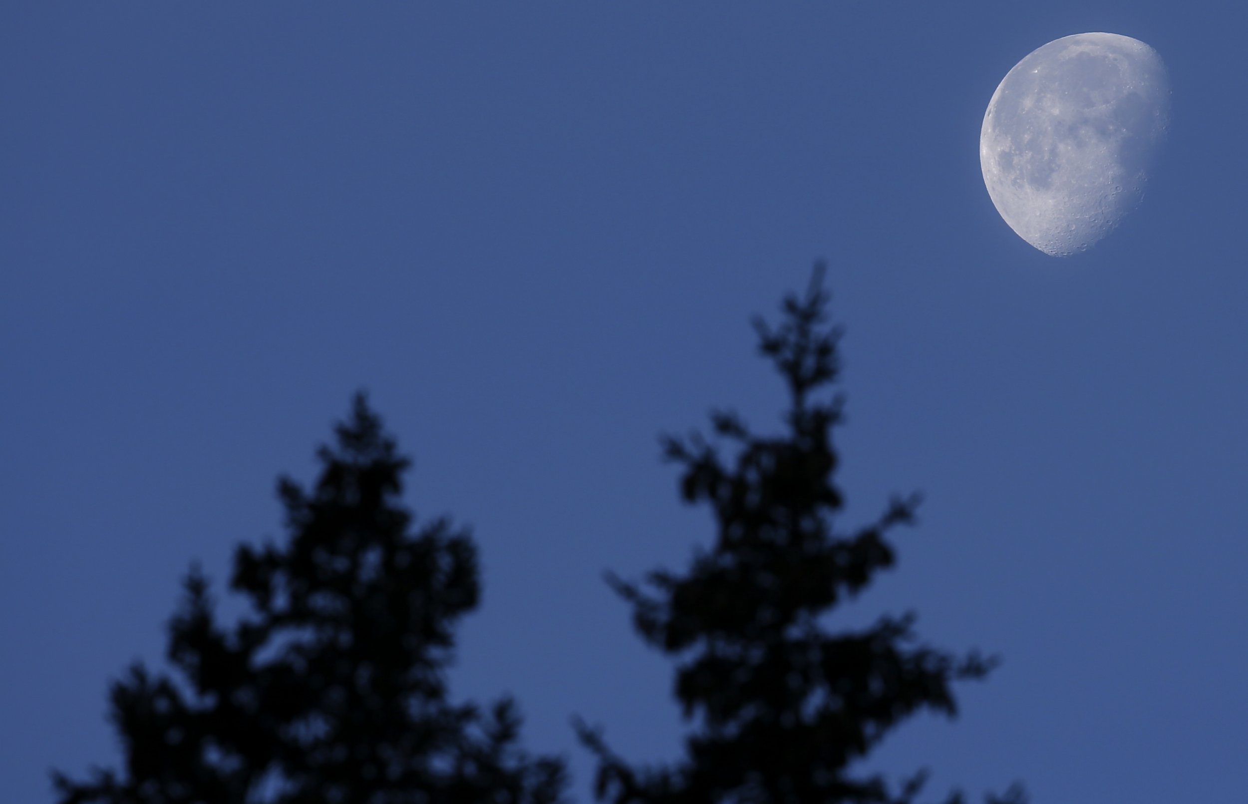 Moon seen from Italy