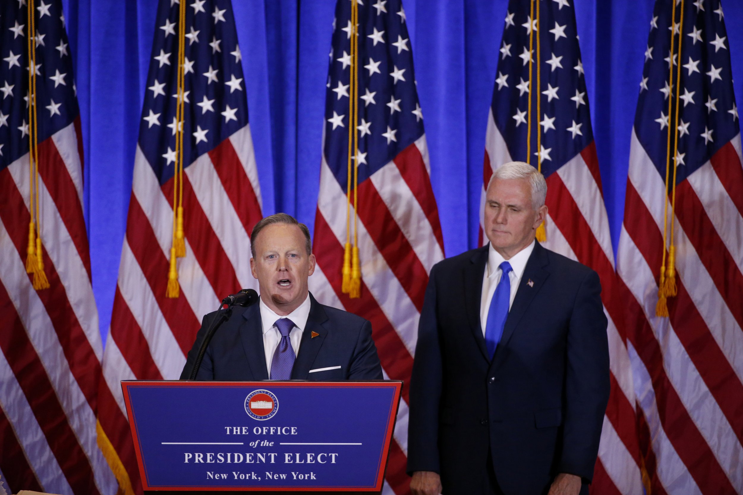 0119_Sean_Spicer_press_briefing_01