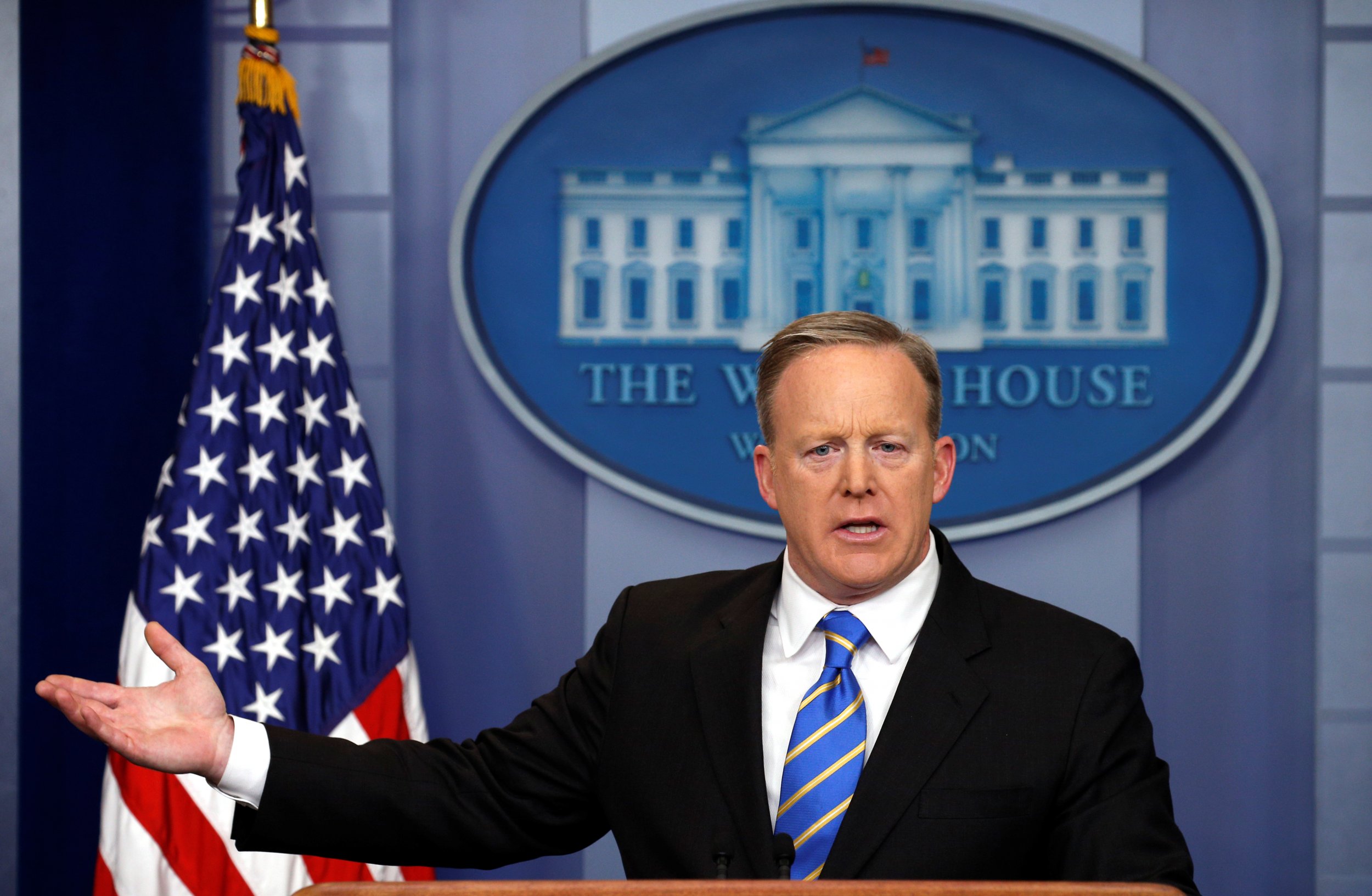 0124_Sean_Spicer_second_briefing_02