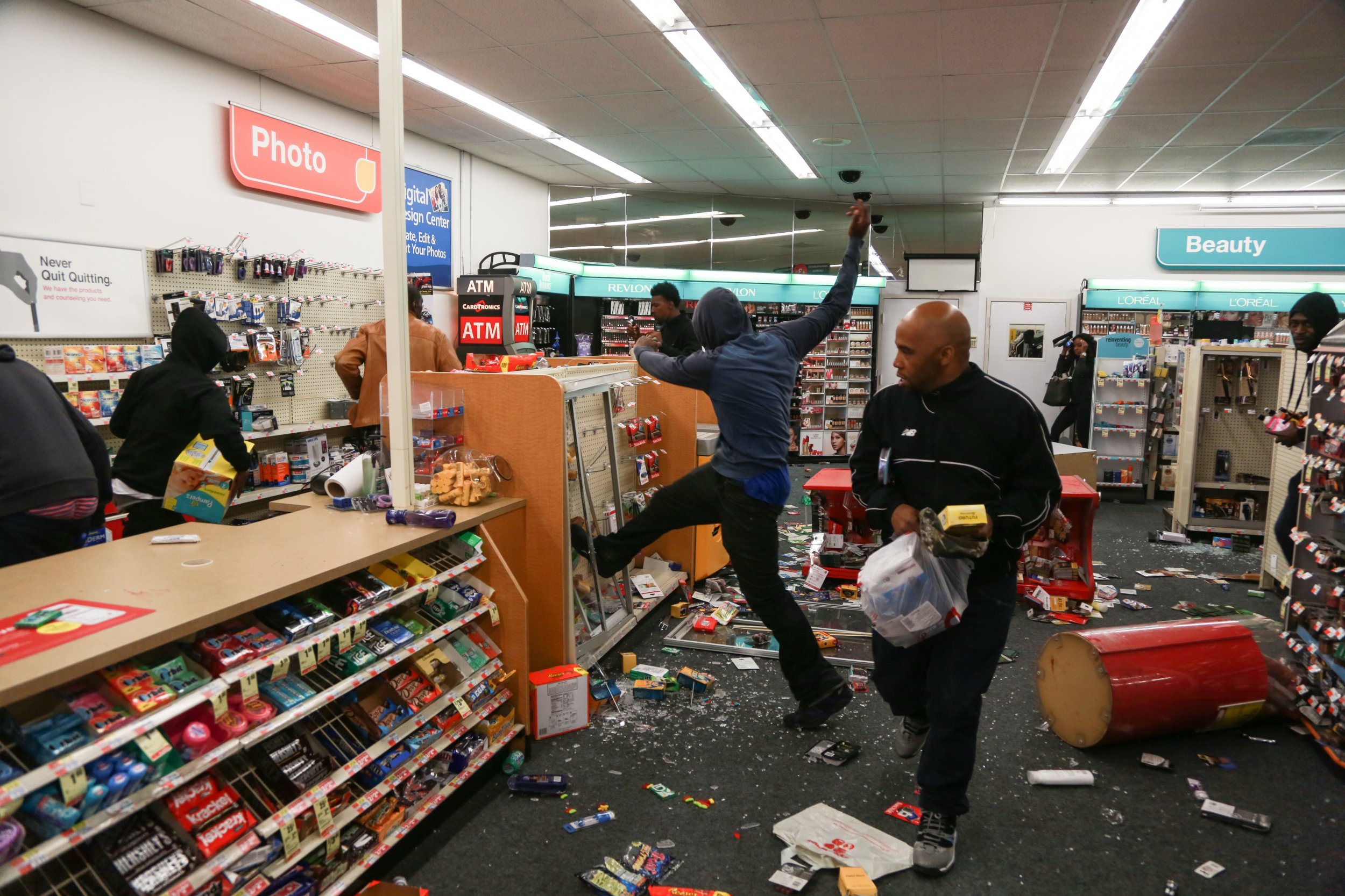 Baltimore pharmacy looting